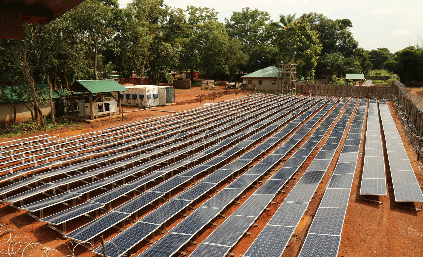 zimbabwe solar shutterstock Sebastian Noethlichs