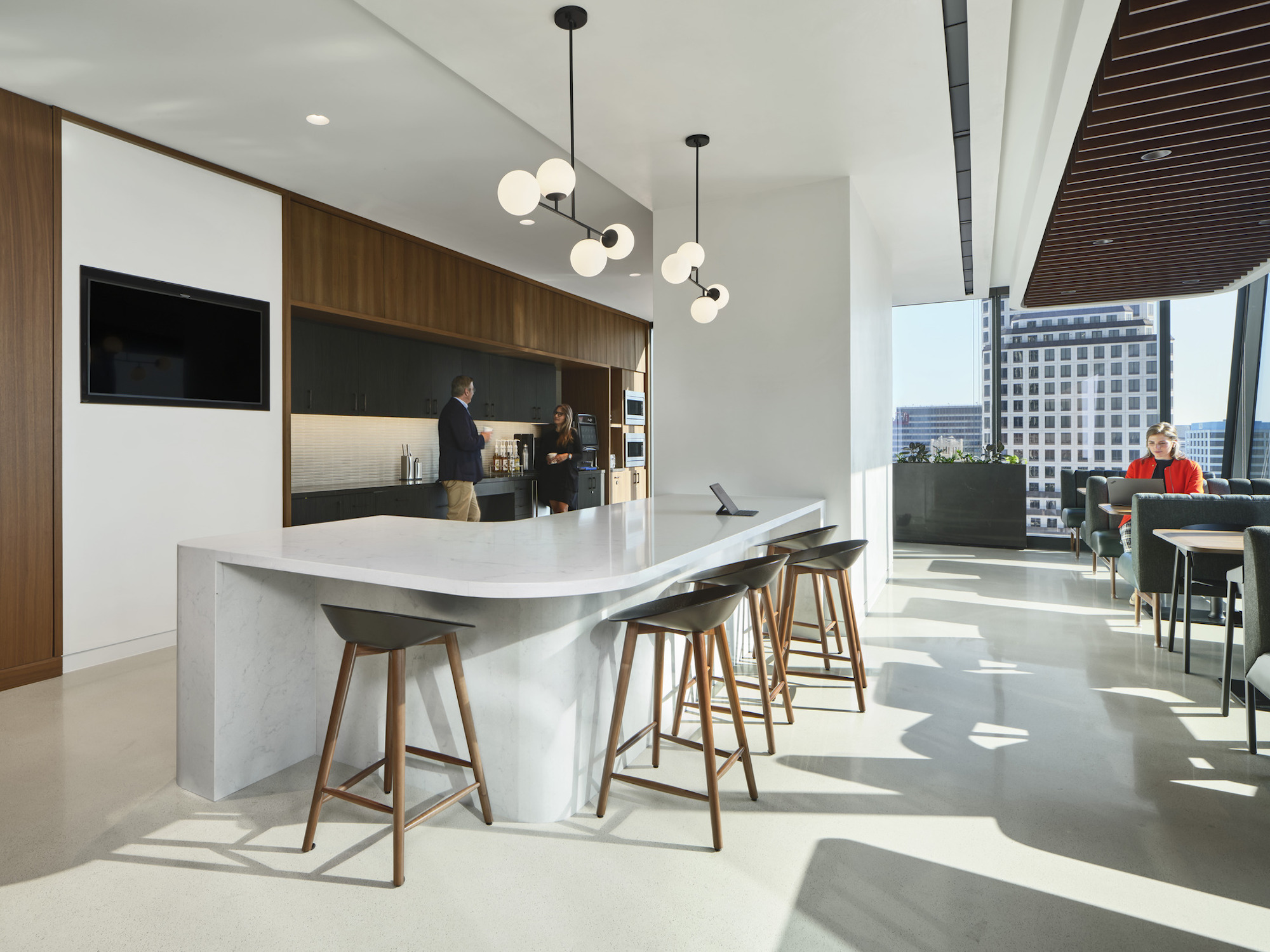 For Perkins Coie’s new Austin office, Perkins&Will replaced the traditional assigned office model with alternative work areas and meeting spaces.