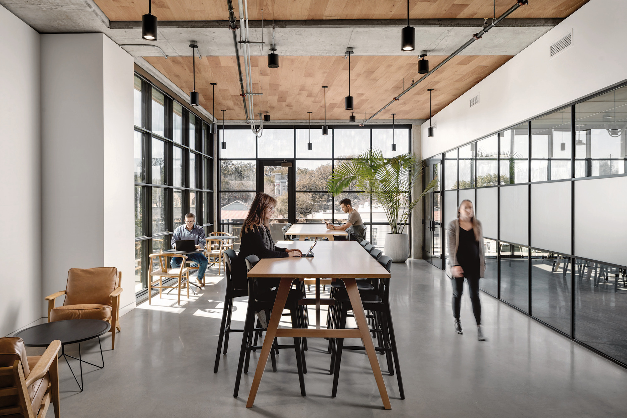 Global design consultancy frog sought to create an engaging workplace that celebrates its collaborative spirit for its new studio in Austin, Texas. Designed by Perkins&Will’s Austin studio