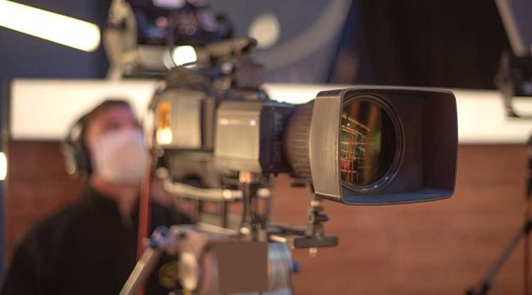 Quality Control in Healthcare Facilities: The Impact of In-House Production Studios