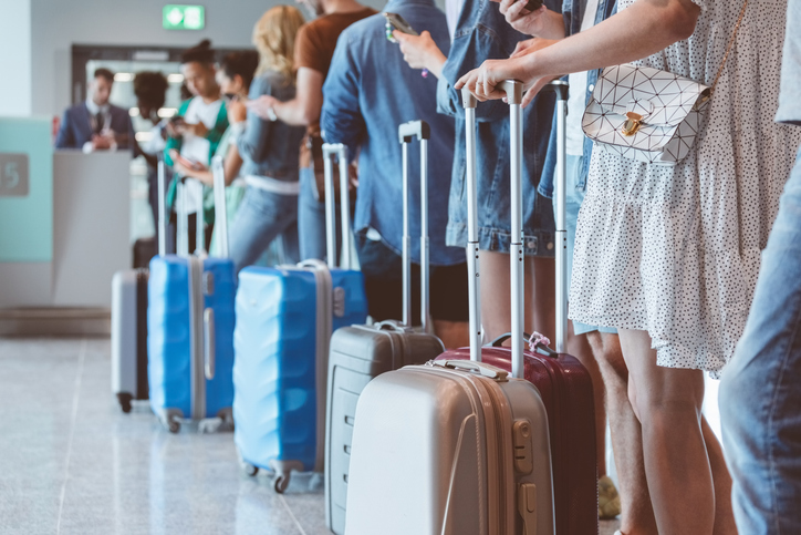 TSA Expects Record-Breaking Crowds for Thanksgiving, Offers Travel Tips