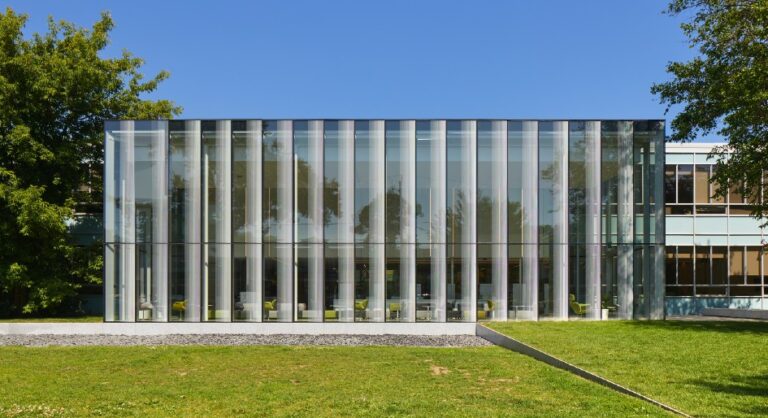 Library reno reinvents modernist school building