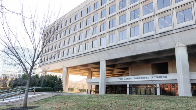 11 federal buildings tapped for sale by reform board