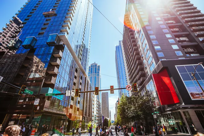 Cities can decarbonize buildings while cutting costs, new road map says