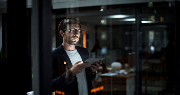 Just a fifth of UK professionals stick to their ‘core’ office hours