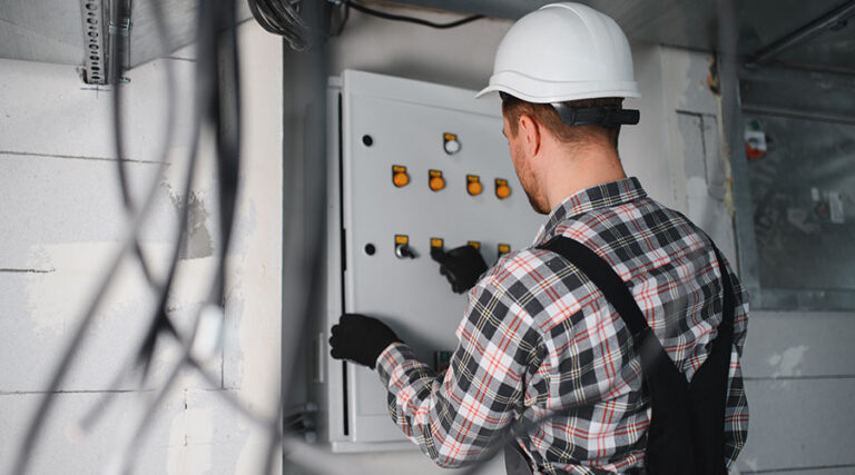 Technicians Want Training, Worry About Deregulation: Survey